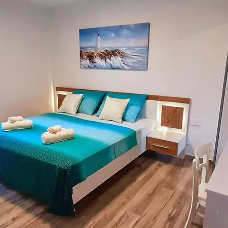 Family Vacation House Zive Villa