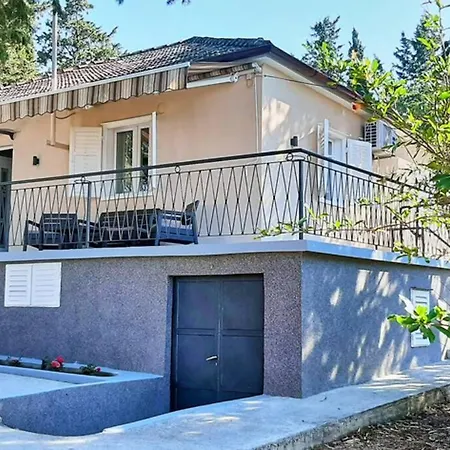 Family Vacation House Zive *